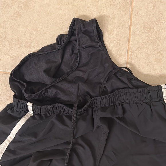 Women’s Under Armour shorts - Picture 4 of 4